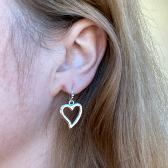 NEW!💙💎GORGEOUS HEART SHAPED EARRINGS!💎💙ADORABLE! FREE GIFTS & GIFT WRAP TOO! - Picture 5 of 10